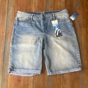 Women’s Miracle Jean Denim Shorts Bermuda New NWT 16